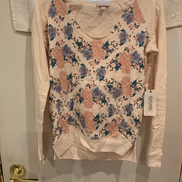 Nice brand new Hoodie with flowers on the front solid back color - Picture 5 of 10